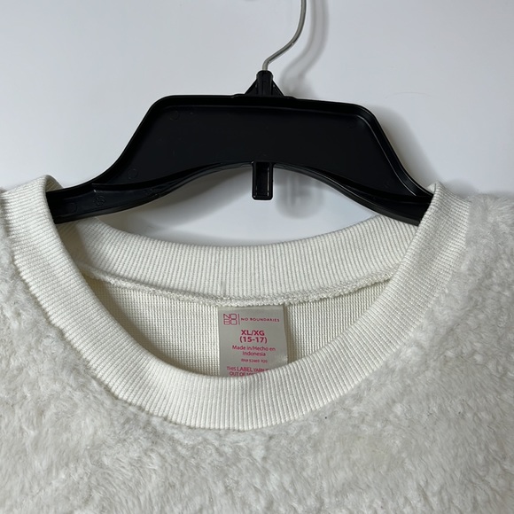 No Boundaries Womens Colorblock Faux Fur Fuzzy Pullover Sweater Size XL 15-17 - Picture 5 of 8